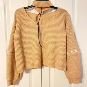 Beige sweater with choker